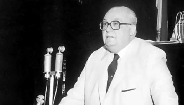 ثروت أباظة