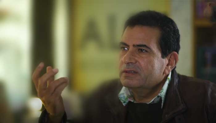 عزت القمحاوي